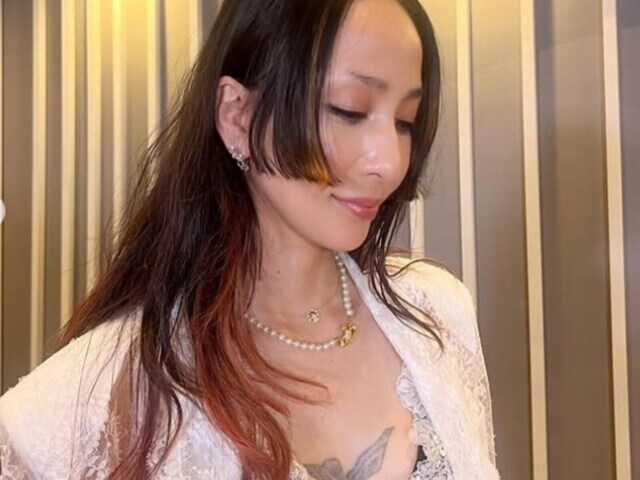 凄く綺麗」中島美嘉、デコルテにタトゥー？ 姿に反響！ 「昭和の麻丘 