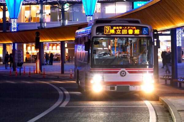 路線バス(画像:写真AC)