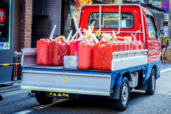 トラックの荷台(画像:写真AC)