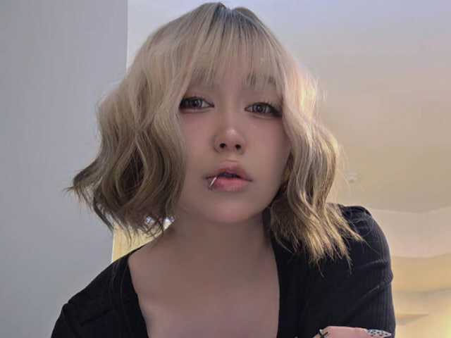 ものまねタレントのりんごちゃんは4月26日、自身のInstagramを更新。別人のような姿を披露しました。（サムネイル画像出典：りんごちゃん公式Instagramより）