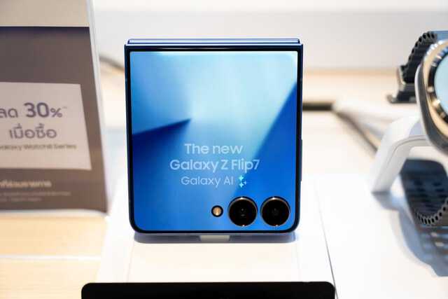 Apple - マルモ  iPhone gsmarena_000.jpg
