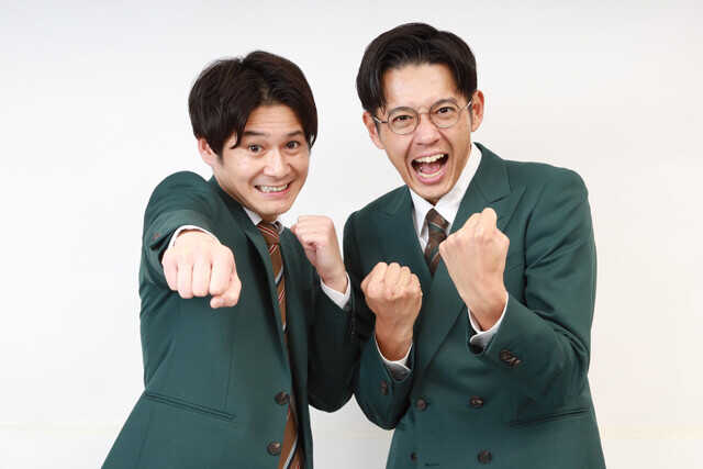 トット（2009年結成）　多田智佑（左）　桑原雅人（右）