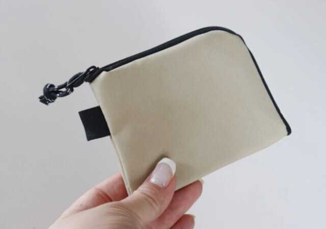 ダイソー　コインケース ポケット付き