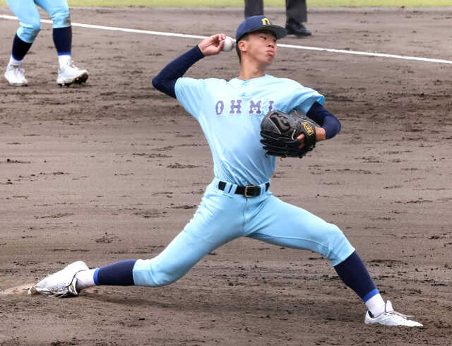 公式戦初完封した近江・元翔之介（カメラ・高柳　義人）