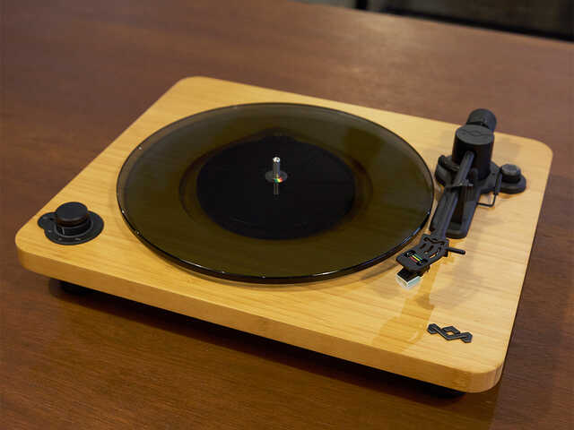 ぼくらの“カコ”に逆回転。懐かしくも新しい「レコード」と「カセット