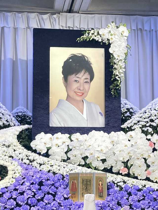 中村玉緒さんの祭壇の様子
