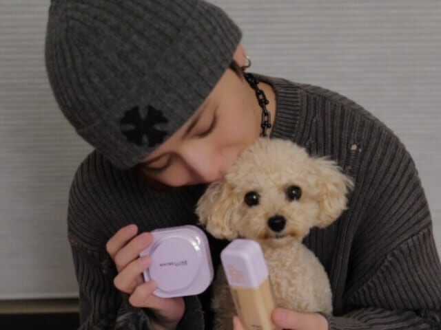 Hey! Say! JUMPの山田涼介さんは5月22日、自身のInstagramを更新。愛犬とのツーショットを公開しました。（サムネイル画像出典：山田涼介さん公式Instagramより）