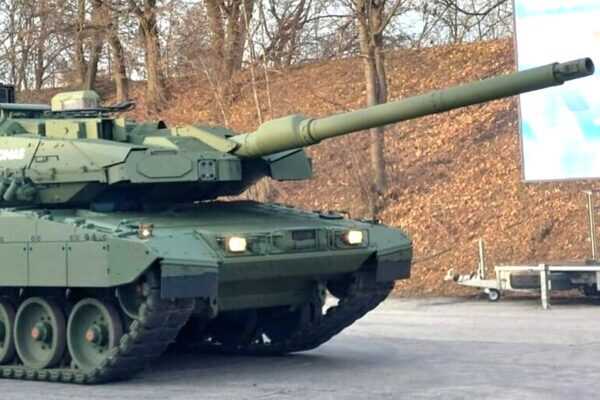 33年ぶりの新車だ!!」ドイツ軍向け“21世紀初の新造戦車”お目見え 国防