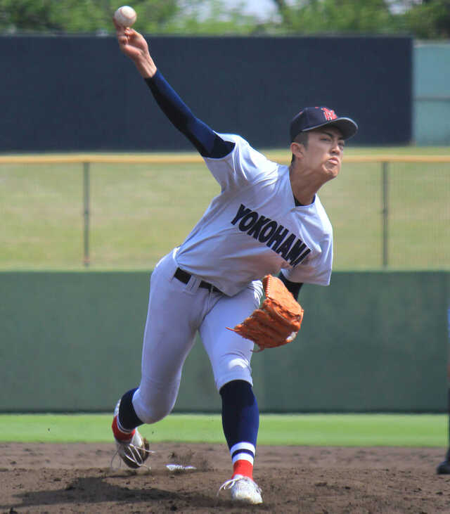 センバツ後、初の公式戦登板に臨んだ横浜・織田翔希投手