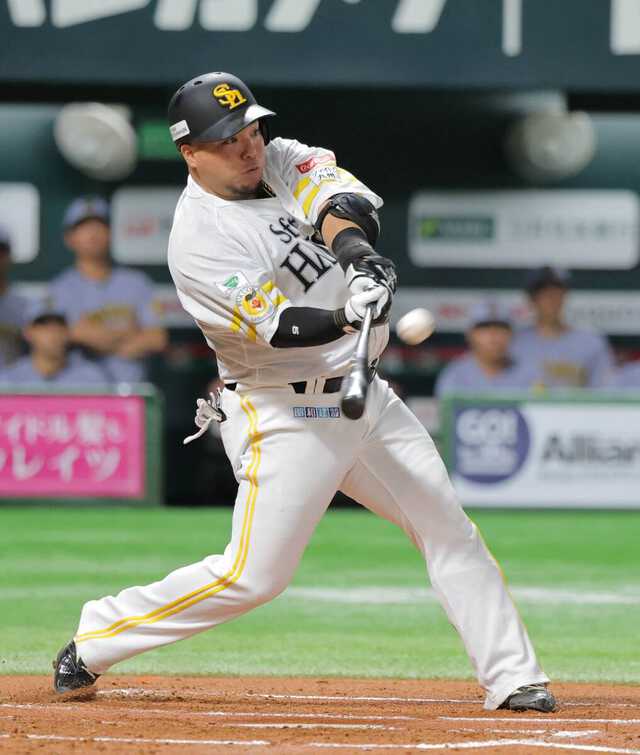 日本シリーズ】ソフトバンク・山川穂高、初スイングで勝ち越し打