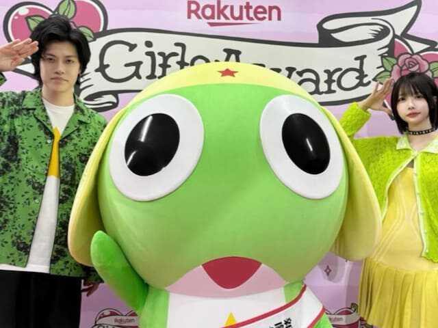 歌手やタレントとして活動するあのさんは4月18日、自身のInstagramを更新。お笑いコンビ・霜降り明星の粗品さんとのショットを披露し、反響を呼んでいます。（サムネイル画像出典：あのさん公式Instagramより）