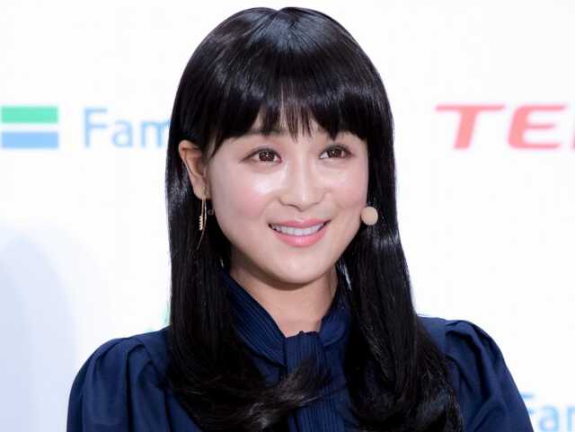 鈴木奈々(2019年撮影) 鈴木奈々(2019年撮影)
