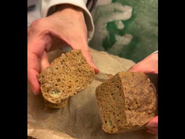 歌手の工藤静香さんは3月21日、自身のInstagramを更新。“タンパク質ケーキ”を手作りする様子を公開し、反響を呼んでいます。（サムネイル画像出典：工藤静香さん公式Instagramより）