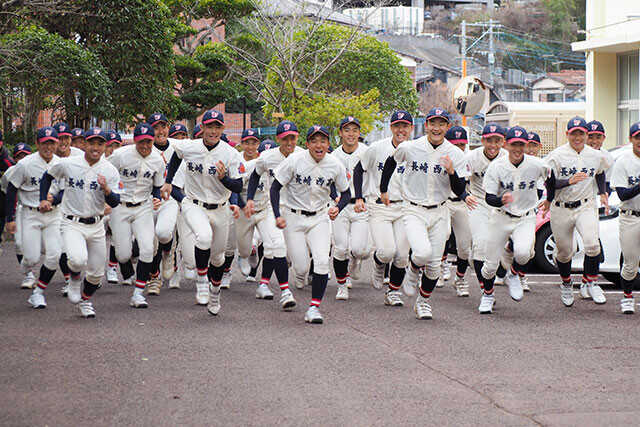 長崎西。県内屈指の進学校として知られ、文武両道が評価されての選出になった