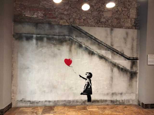 1024px-974_Museu_Banksy,_c._Trafalgar_34_(Barcelona)