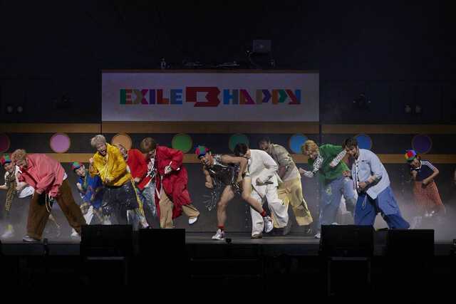 「EXILE　B　HAPPY　SHOW　２０２６～かぜのふね～」に出演した（左より）小森隼、浦川翔平、岩谷翔吾、中島颯太、小島よしお、吉野北人、中務裕太 、木村慧人、EXILE TETSUYA