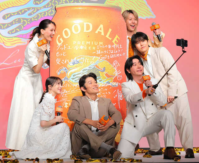 鈴木亮平、直筆サインに熊の絵を描き加え「綾瀬はるか風のサインとなり