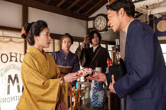 『風、薫る』場面写真 向かい合う安(早坂美海)と宗一(上杉柊平)