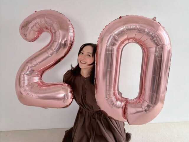 俳優の佐々木希さんは6月6日、自身のInstagramを更新。“デビュー20周年”を記念するイベント開催を報告し、反響を呼んでいます。(サムネイル画像出典:佐々木希さん公式Instagramより)