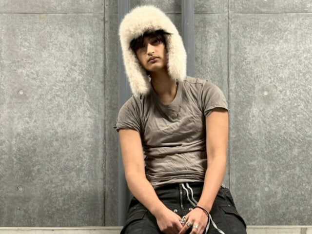 モデルの紗栄子さんとサンディエゴ・パドレス所属のダルビッシュ有選手の息子でモデルの道休蓮さんは3月26日、自身のInstagramを更新。イケメンショットを披露し、反響を呼んでいます。(サムネイル画像出典:道休蓮さん公式Instagramより)