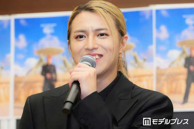 タカシ「人生半分が超特急」グループへの感謝語る ”8号車”意識の写真集