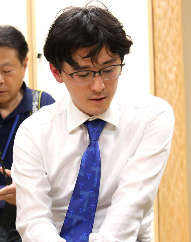 挑戦者決定戦に勝利した伊藤匠二冠