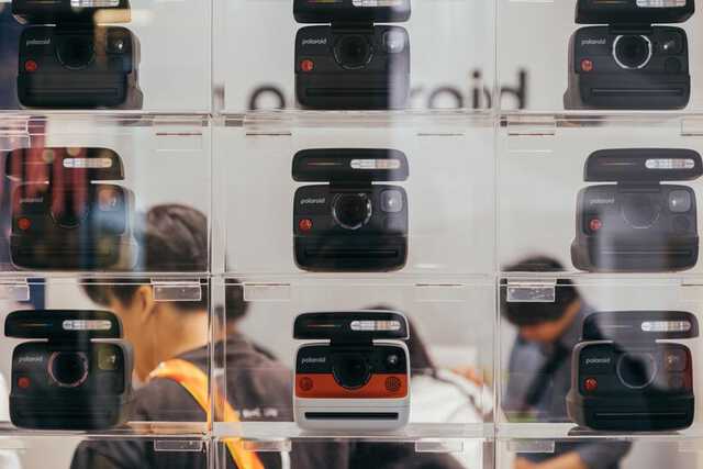 一枚しかない、だから特別。ポラロイドの限定ストアでフィルムの
