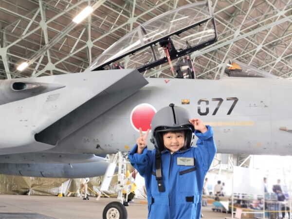 1個6000万円!?「戦闘機用ヘルメット」頭を守るだけじゃない！ 驚きの