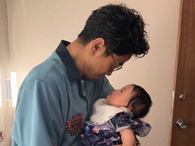 タレントの松嶋初音さんは6月21日、自身のXを更新。20th Centuryの井ノ原快彦さんが自身の子どもを抱く姿を公開しました。(サムネイル画像出典:松嶋初音さん公式Xより)