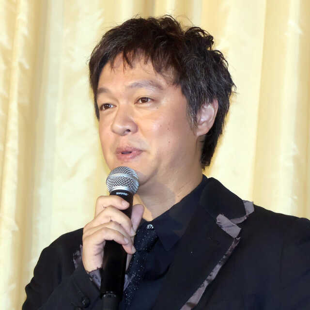 舞台あいさつに出席した丸山隆平