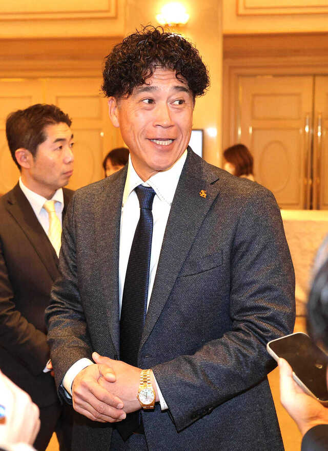 ソフトバンク】城島健司CBOがドラフト会議デビューでくじ引き役