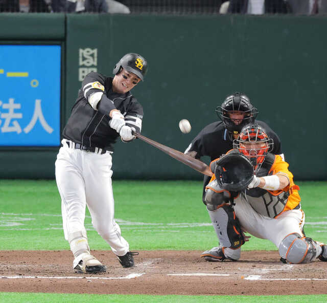 ソフトバンク】栗原陵矢の2発など8得点で逆転勝ち 周東佑京が