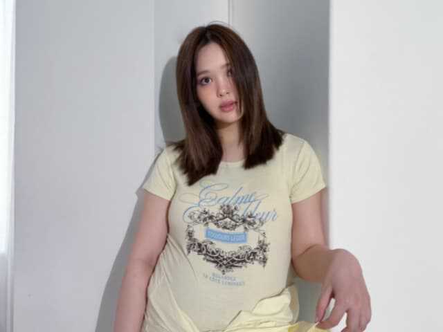 モデルでタレントの藤田ニコルさんは4月11日、自身のXを更新。妊娠中の大きなおなかが際立つコーディネートを披露し、反響を呼んでいます。（サムネイル画像出典：藤田ニコルさん公式Xより）