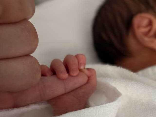 慶應義塾大学卒業のタレントで元「筋肉アイドル」の才木玲佳さんは4月21日、自身のXを更新。第1子の出産を報告し、ファンから祝福の声が集まっています。（サムネイル画像出典：才木玲佳さん公式Xより）