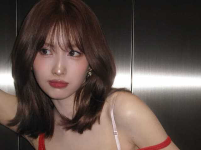 韓国の9人組ガールズグループ・TWICEのモモさんは4月24日、自身のInstagramを更新。透け感のあるドレス姿を披露し、反響を呼んでいます。（サムネイル画像出典：モモさん公式Instagramより）