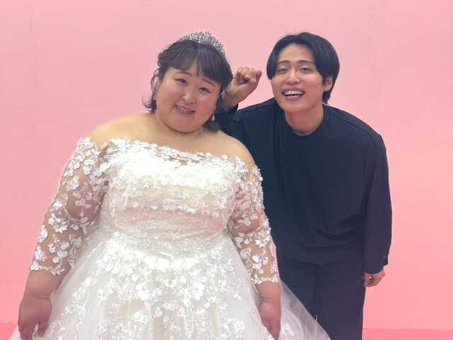 お笑いコンビ・レインボーの池田直人さんは3月28日、自身のXを更新。自身がフルメイクを手掛けた3時のヒロイン・かなでのウエディング姿を披露し、反響を呼んでいます。(サムネイル画像出典:池田直人さん公式Xより)