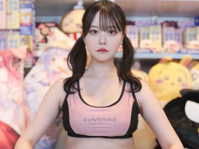 YouTuberの整形アイドル轟ちゃんは4月21日、自身のXを更新。ダイエットを宣言し、現在の見た目が話題を呼んでいます。（サムネイル画像出典：整形アイドル轟ちゃん公式Xより）