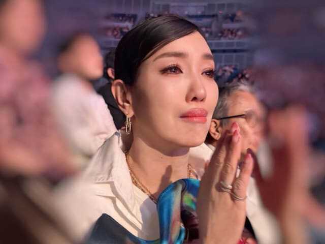 タレントでモデルのアンミカさんは4月28日、自身のInstagramを更新。夫婦でフワちゃんのプロレス試合を観戦したことを報告し、反響を呼んでいます。（サムネイル画像出典：アンミカさん公式Instagramより）