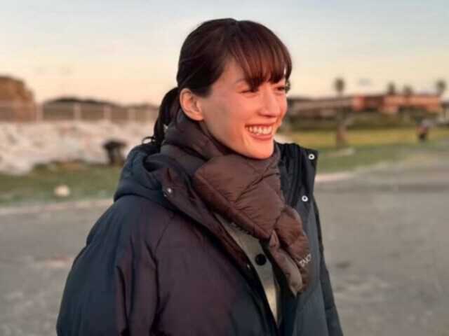 ハーレーオブスコットランド ニット 綾瀬はるかさん着用 綾瀬はるか、40歳の“現在地”が美しすぎてネット騒然…赤ニット姿の透明