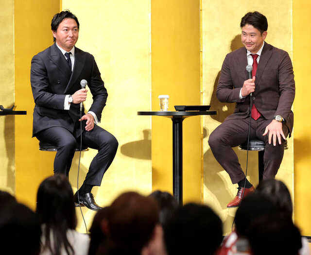 トークショーをする長野久義氏（左）と菅野智之（カメラ・今成 良輔）