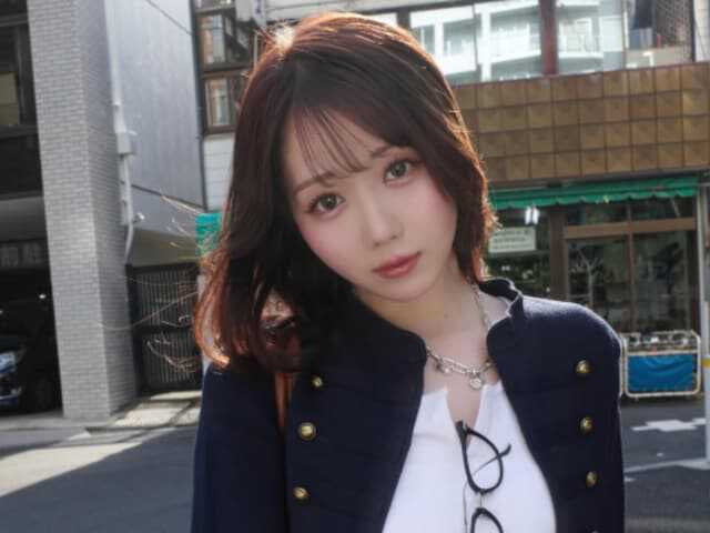 指原莉乃さんプロデュースの女性アイドルグループ・=LOVEのメンバーである大谷映美里さんは5月27日、自身のInstagramを更新。「お姉さん」なコーディネートから美しいへそと脚を披露しました。(サムネイル画像出典:大谷映美里さん公式Instagramより)