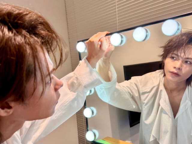 元KAT-TUNの上田竜也さんは5月5日、自身のInstagramを更新。自身初となる小説の主人公をイメージした新ヘアスタイルを披露し、反響を呼んでいます。（サムネイル画像出典：上田竜也さん公式Instagramより）
