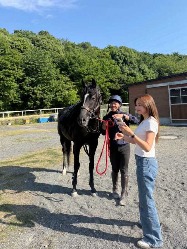 紗栄子 】引退競走馬を〝新しい家族〟に 自身のファームで迎え入れ