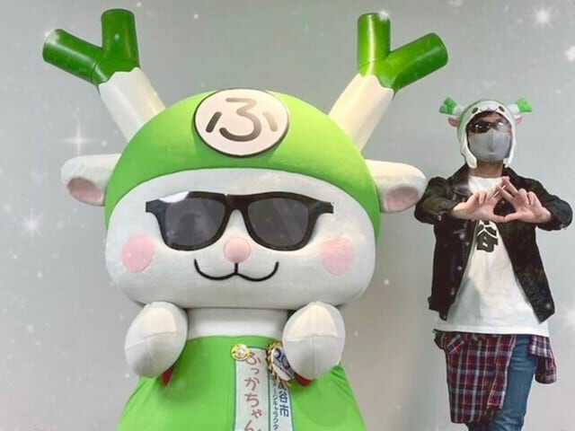 埼玉県深谷市のイメージキャラクター・ふっかちゃんは5月5日、自身のXを更新。Snow Manのメンバー・深澤辰哉さんの誕生日を祝福し、反響を呼んでいます。（サムネイル画像出典：ふっかちゃん公式Xより）