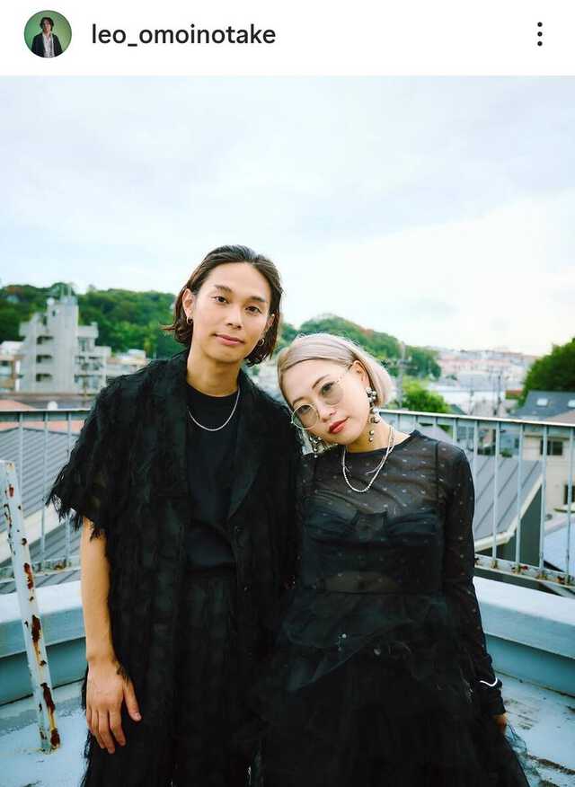 ２０２３年８月１９日に公開した夫婦ショット。「結婚して５年が経って」とつづった。藤井怜央のインスタグラム（＠ｌｅｏ＿ｏｍｏｉｎｏｔａｋｅ）より
