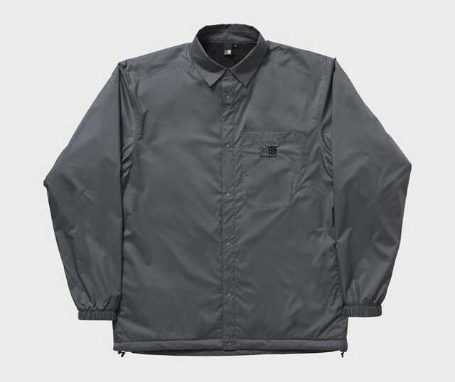 羽織っても、インナーでも活躍。わずか237gのシャツジャケット