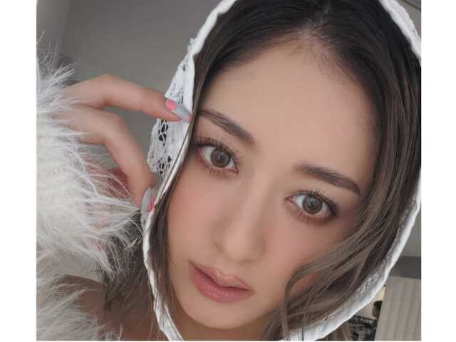 モデルでタレントのみちょぱこと池田美優さんは5月3日、自身のInstagramを更新。バブーシュカ着用のアップ写真を投稿し、反響を呼んでいます。（サムネイル画像出典：池田美優さん公式Instagramより）
