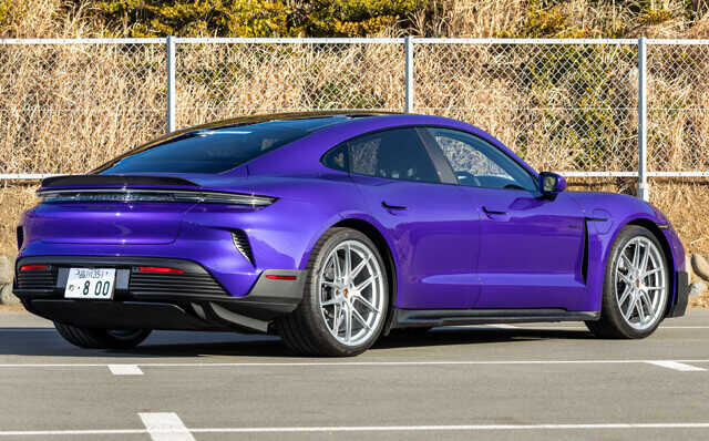 ボディサイズは全長4970mm×全幅2000mm×全高1380mm。ポルシェらしい姿だ