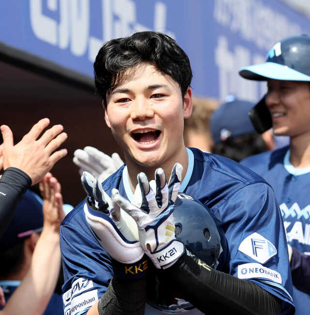 ファイターズ 日ハム 清宮幸太郎 伊藤大海 万波中正 レイエスTシャツ 日本ハム】清宮幸太郎、勝ち越し8号3ラン「つないでくれた