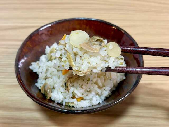 あおさの風味とはまぐりのおいしさが相性抜群です